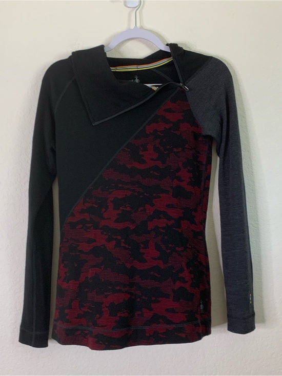 Smartwool Tops - Smartwool Merino 250 Asym Top in black and Tibetan red camouflage S